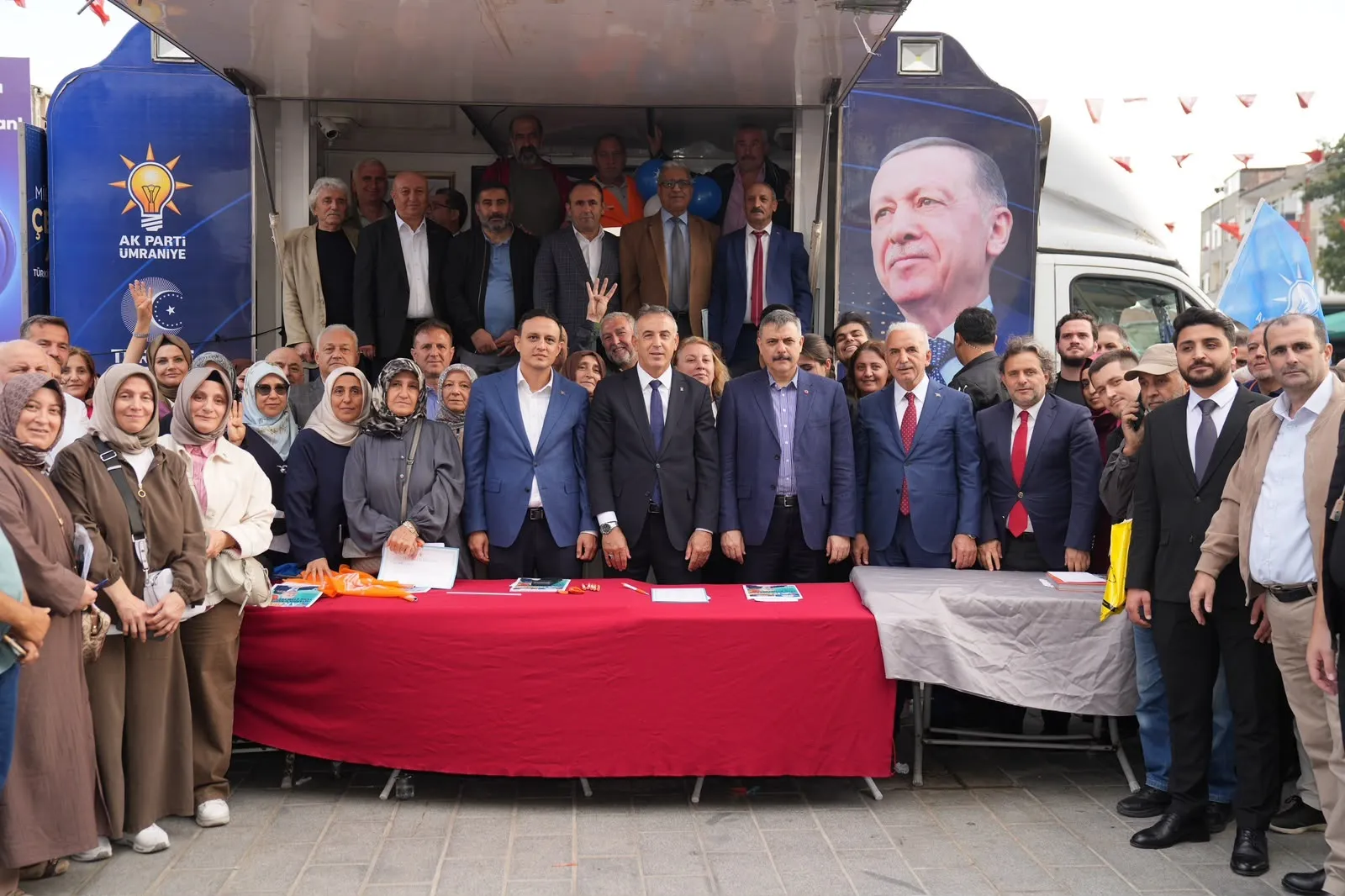 Ümraniye sokaklarında Türkiye Yüzyılı mesaisi: Bakan Çiftçi’den saha çıkarması