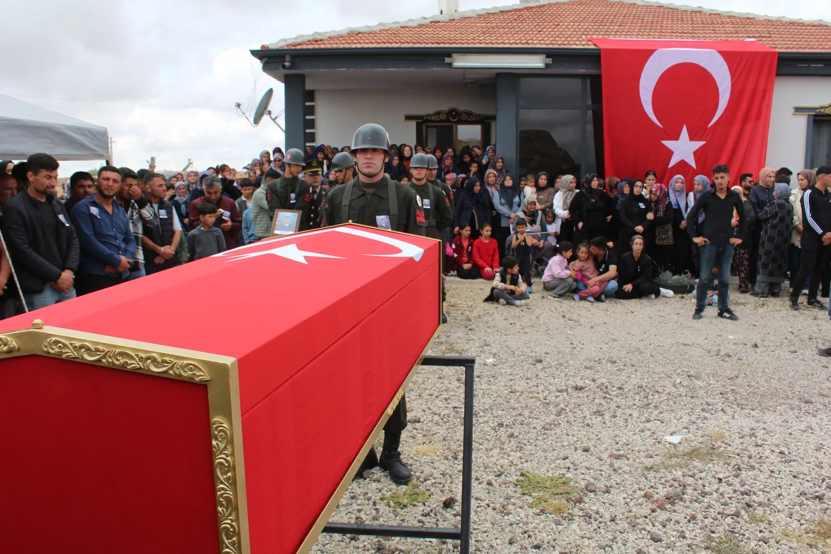 Sözlenme hayaliyle geldiği memleketinde düğün magandasının kurbanı oldu
