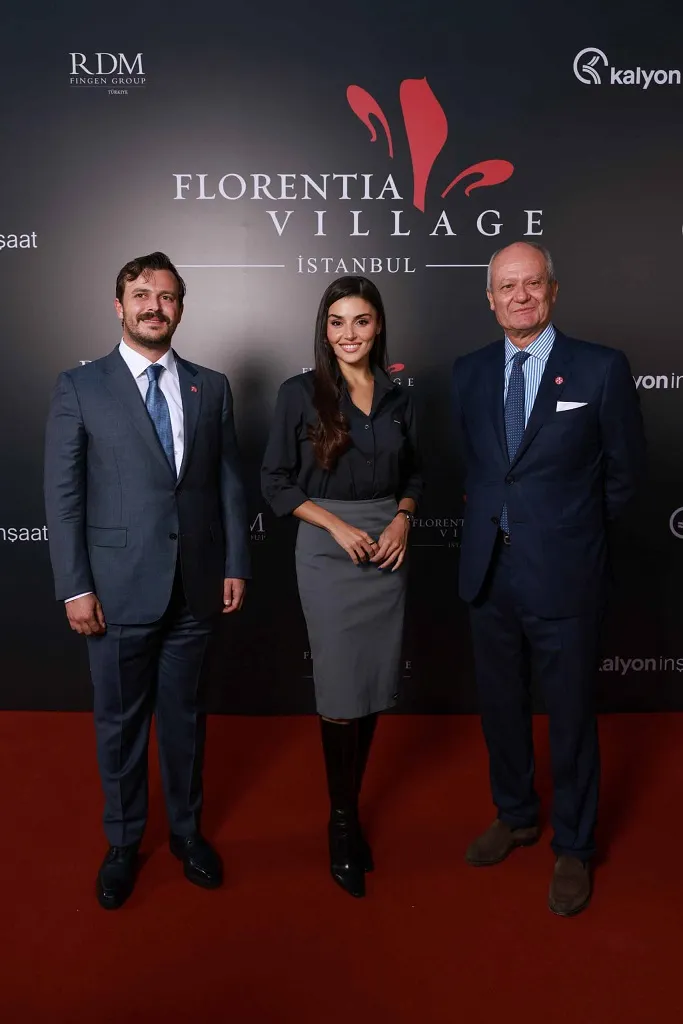 İstanbul'un yeni çekim merkezi: Gökyüzünde süzülen Osmanlı kalyonuyla görkemli açılış