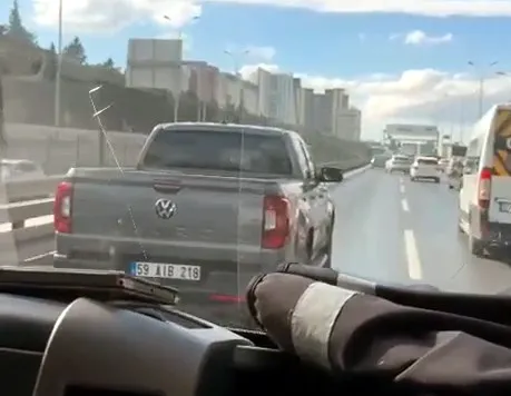 Ambulansa yol vermeyen sürücüye ağır fatura: Hem ehliyetinden oldu hem de 46 bin lira ödeyecek