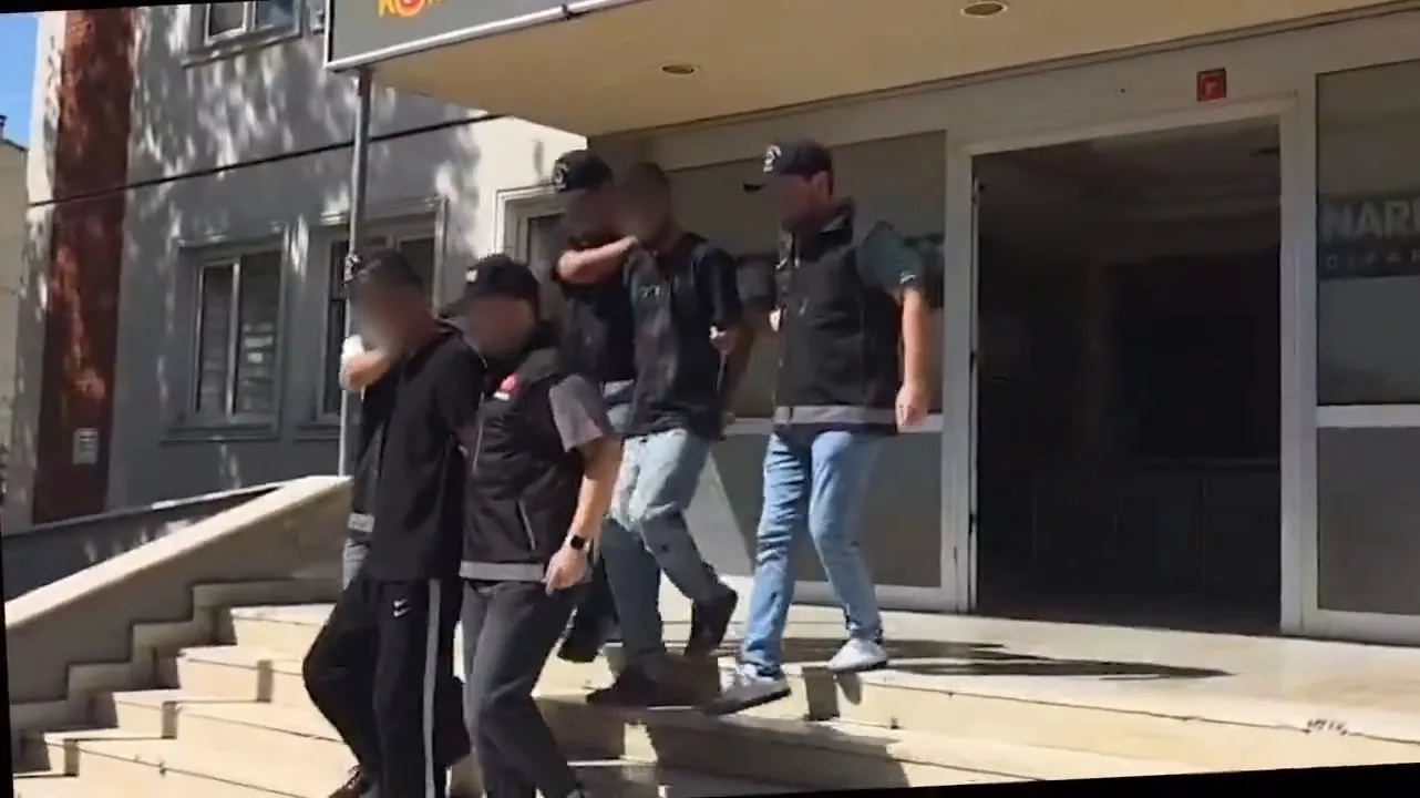 Diyarbakır'da mide bulandıran narkotik operasyonu: 780 gram metamfetaminle yakalandılar