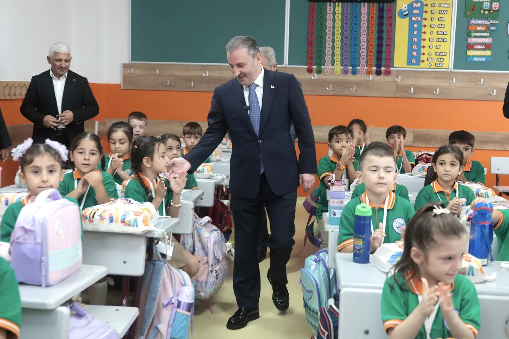 Sultanbeyli'de okul heyecanı belediyenin desteğiyle ikiye katlandı