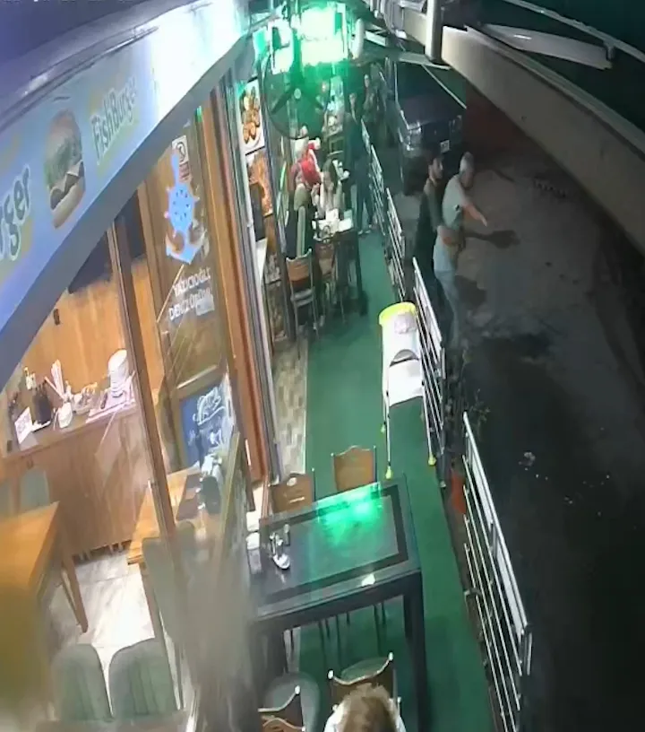Hopa'da bir balık restoranında saniyelerle yarış: Müşterisinin hayatını kurtardı