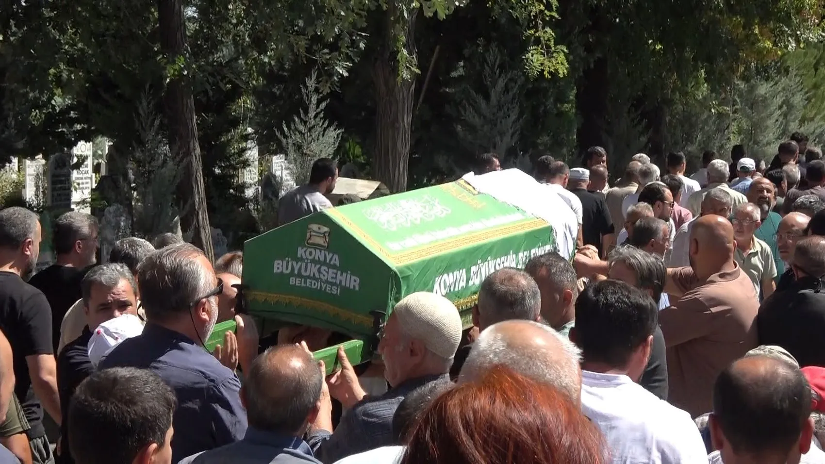 Konya'da yürek yakan veda: Gürşahin çifti son yolculuklarına birlikte uğurlandı