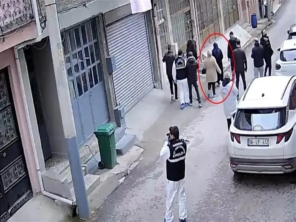 Emekli polisin evinde kan donduran vahşet: Eşini öldürüp parçalara ayırdı
