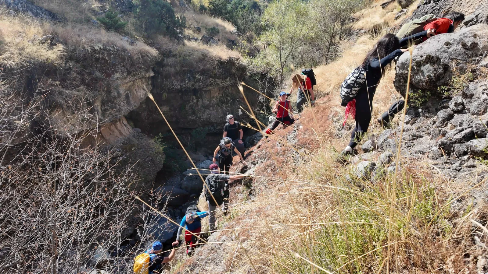Adrenalin tutkunlarının yeni rotası: 13 saatlik zorlu Kınıkçı mücadelesi