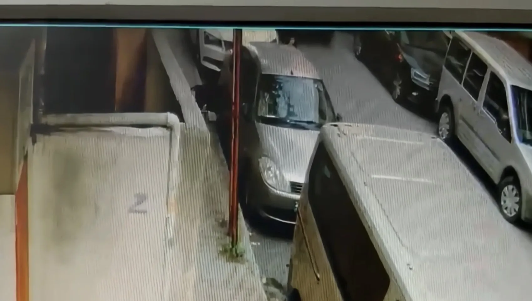 Kağıthane'de dehşet anları: Yol vermediği iddiasıyla 75 yaşındaki adama yumruklu saldırı