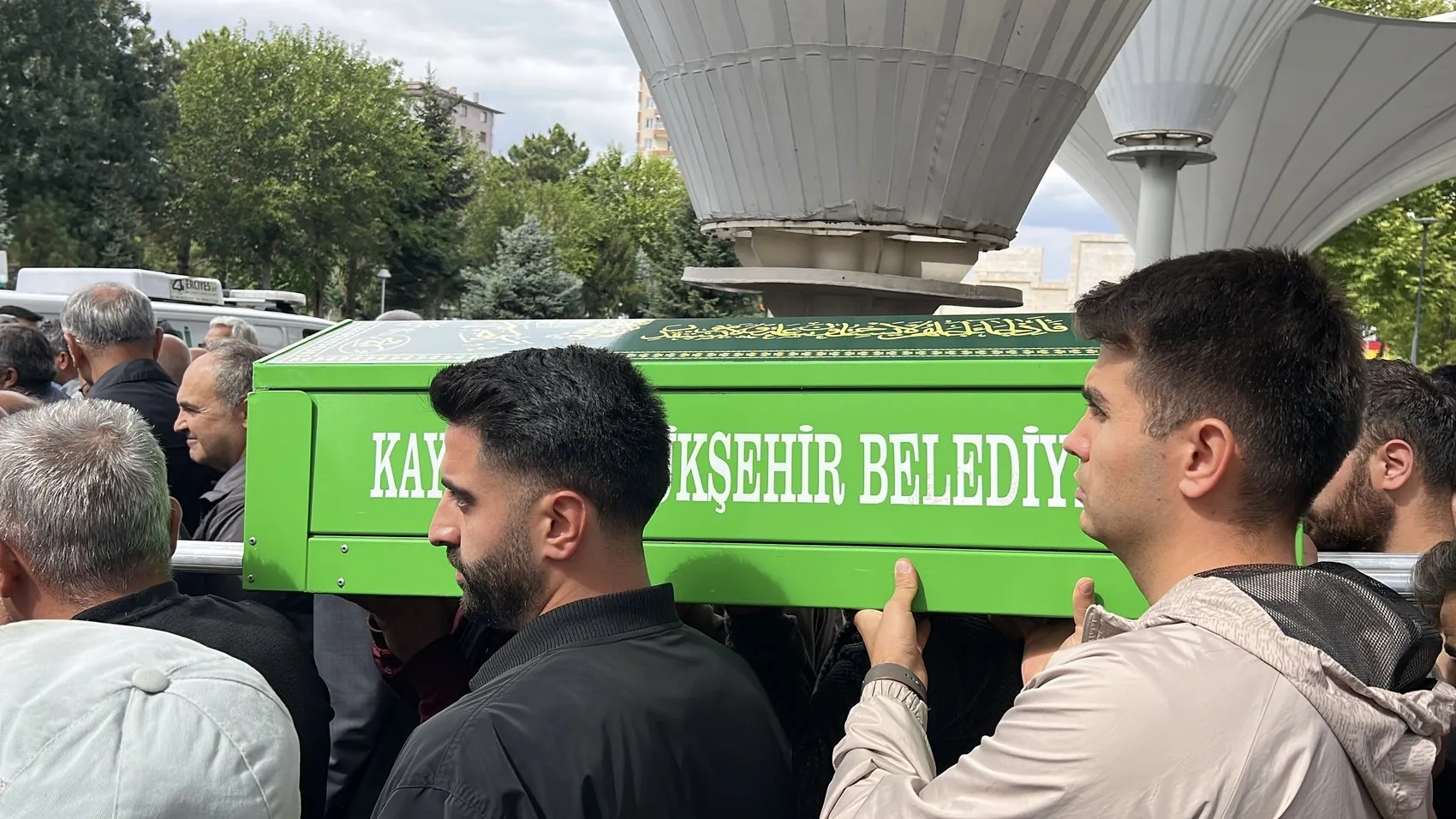 Kayseri'de yürek yakan veda: Babasının kucağında hayata veda etti