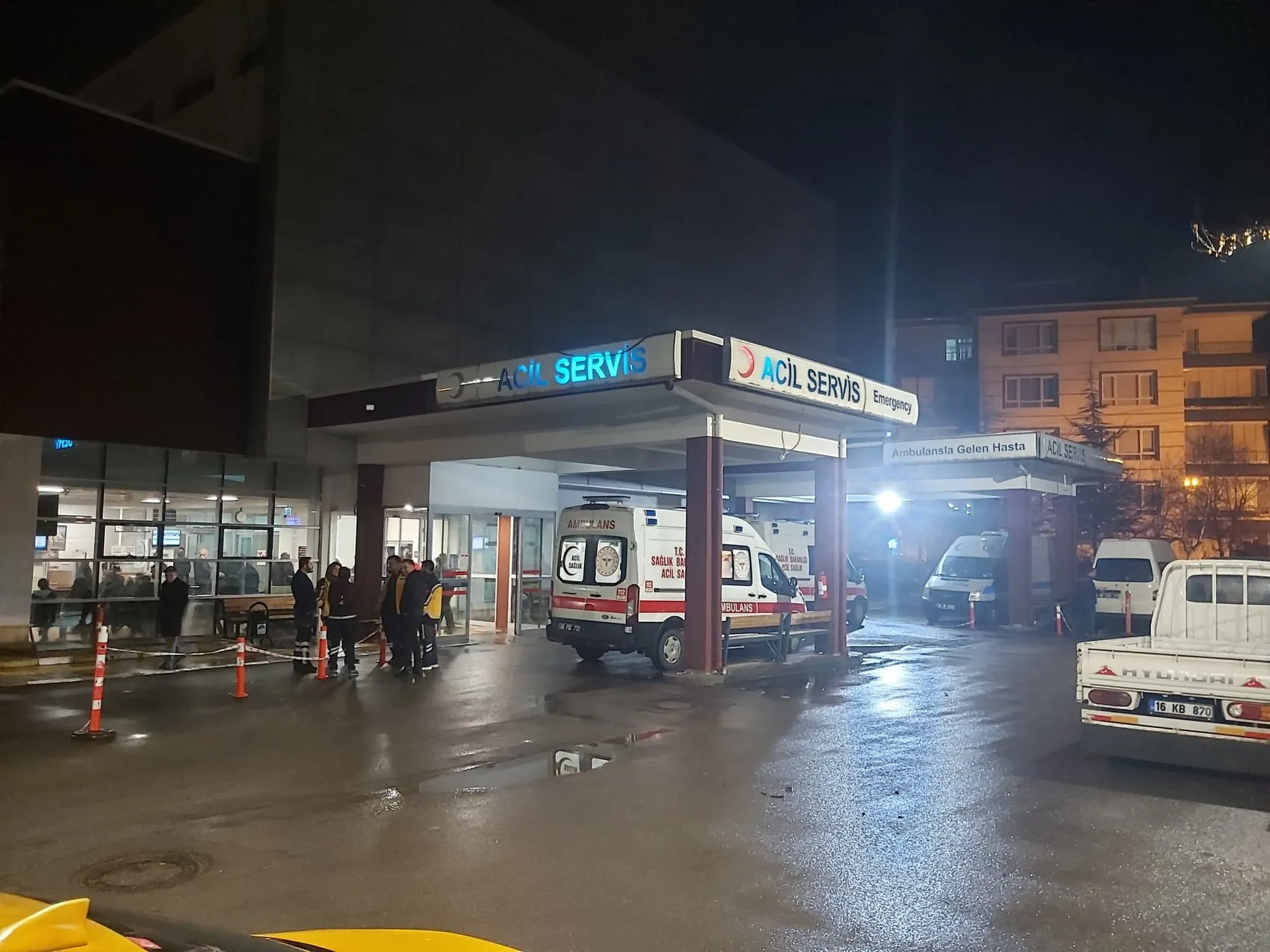 Çubuk'ta basit bir omuz atma tartışması kanlı bitti: İki kişi tutuklandı