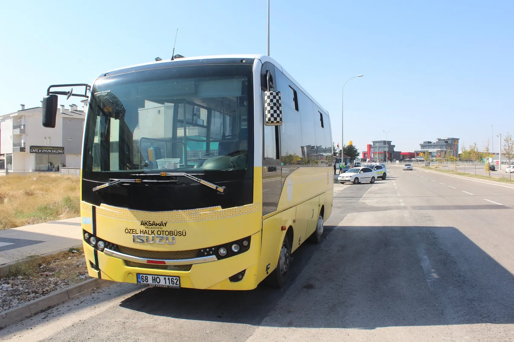 Durakta dehşet anları: Yolcu tartışması silahlı kavgaya dönüştü, şoför yaşam savaşı veriyor