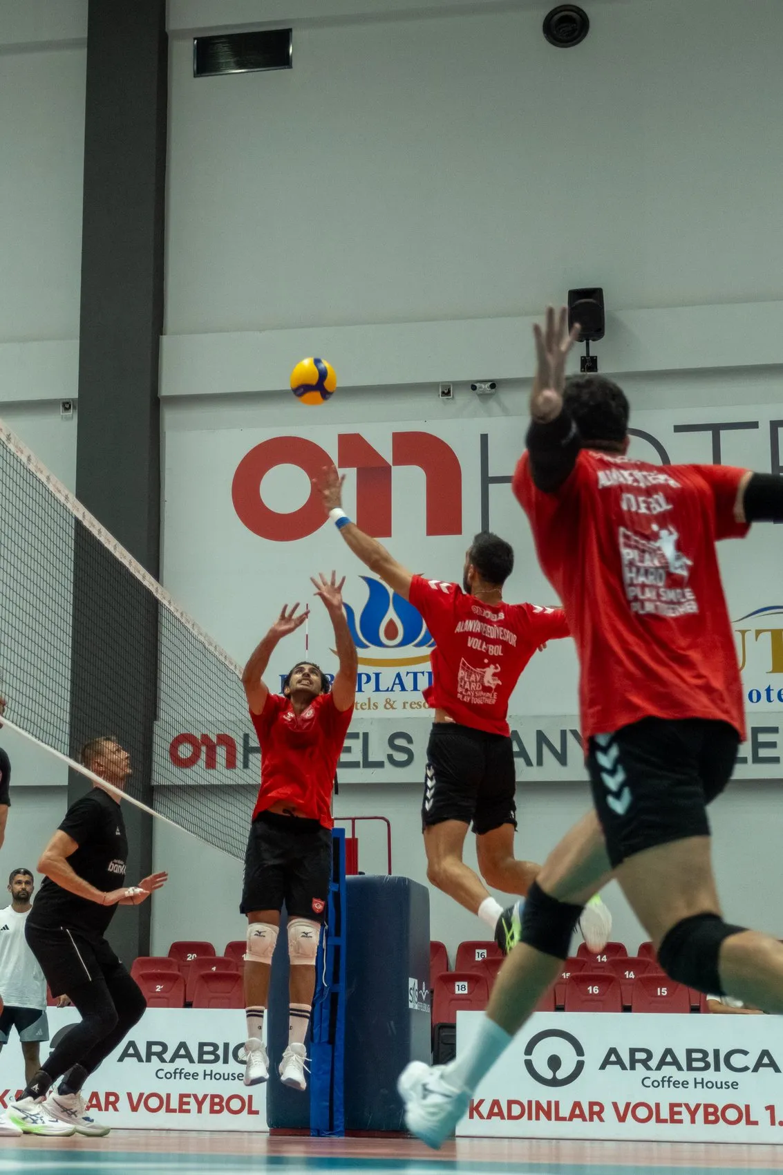 Efeler Ligi'nin iki dev ismi Alanya'da güçlerini birleştirdi
