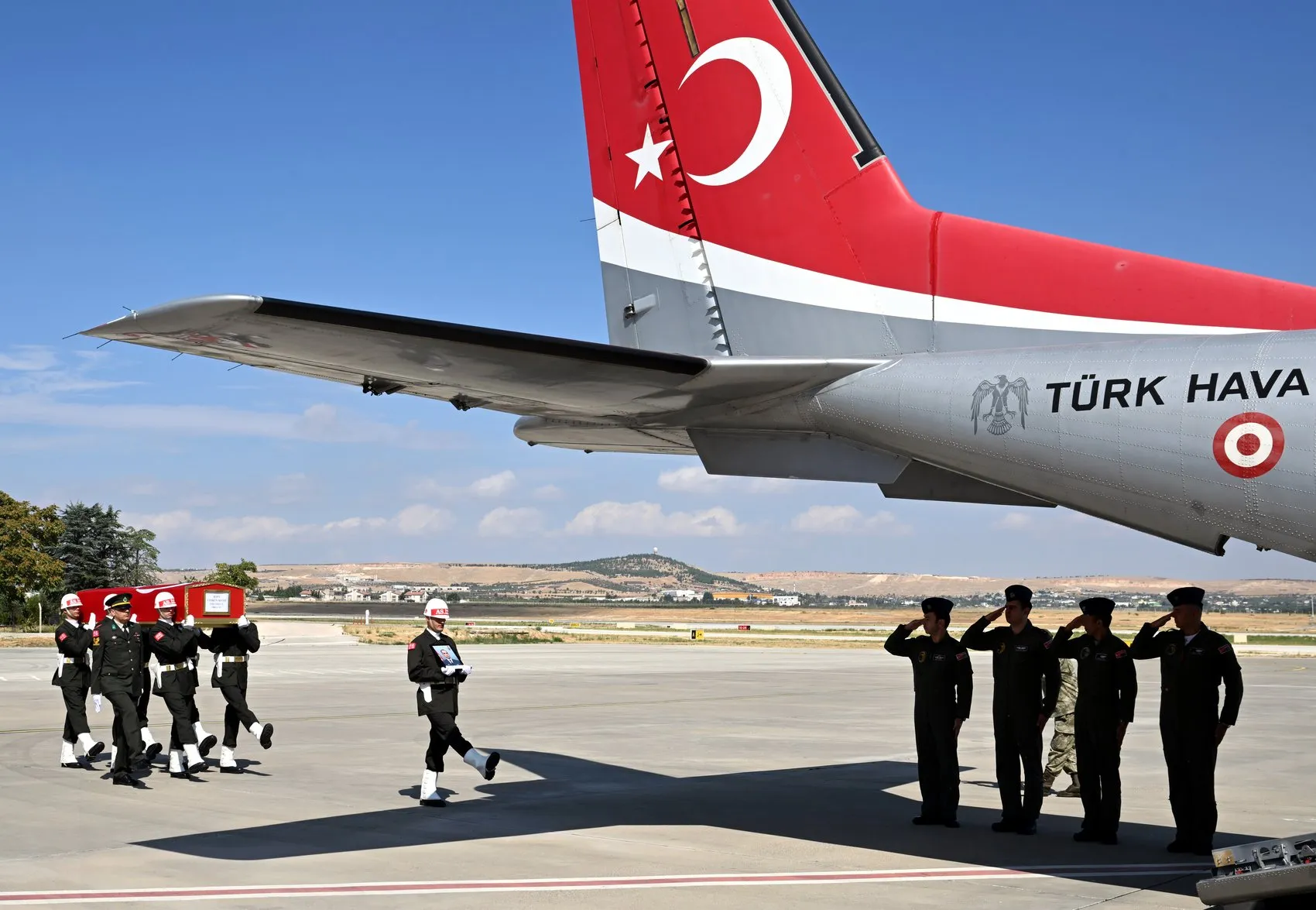 Gaziantep'ten Elazığ'a hüzünlü veda: Şehit Coşkun Sevim son yolculuğuna uğurlandı