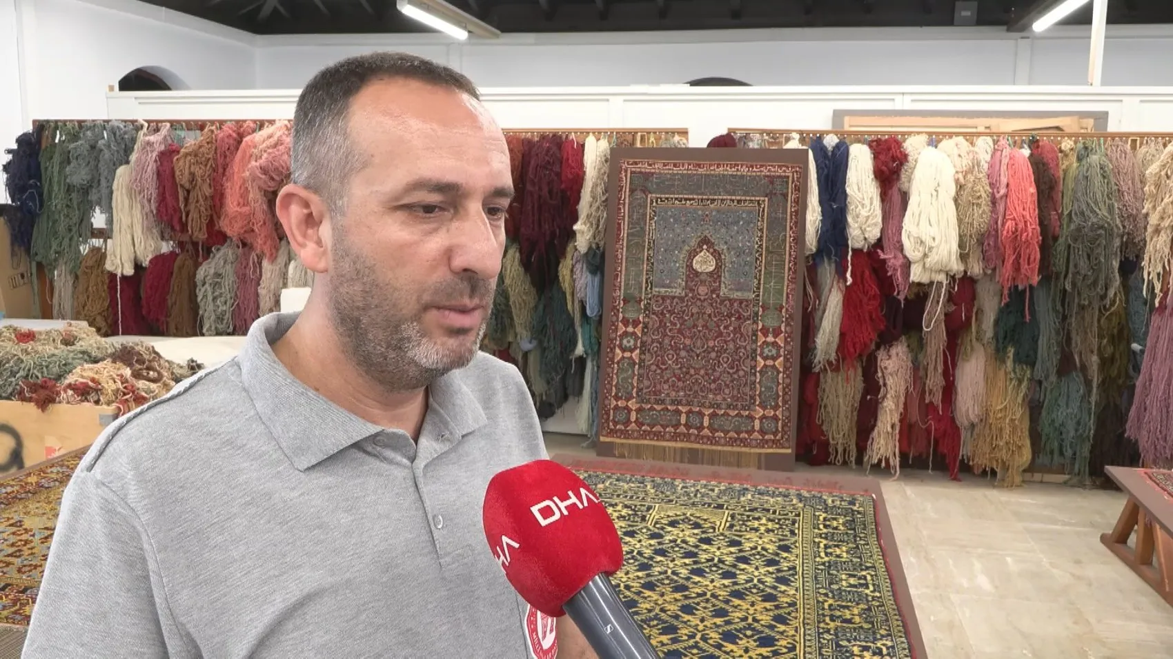 Sarayın gizli hazineleri gün yüzüne çıkıyor: 500 yıllık seccadelerdeki sır perdesi aralandı
