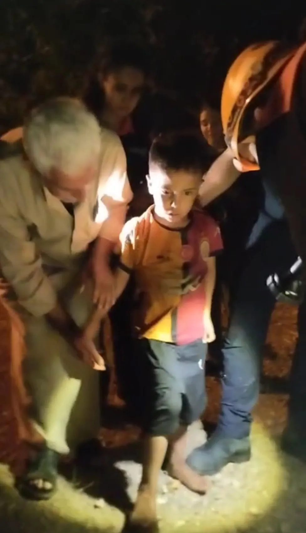 Minik Bünyamin'in 9 saatlik sessiz bekleyişi: Depoda uyurken bulundu