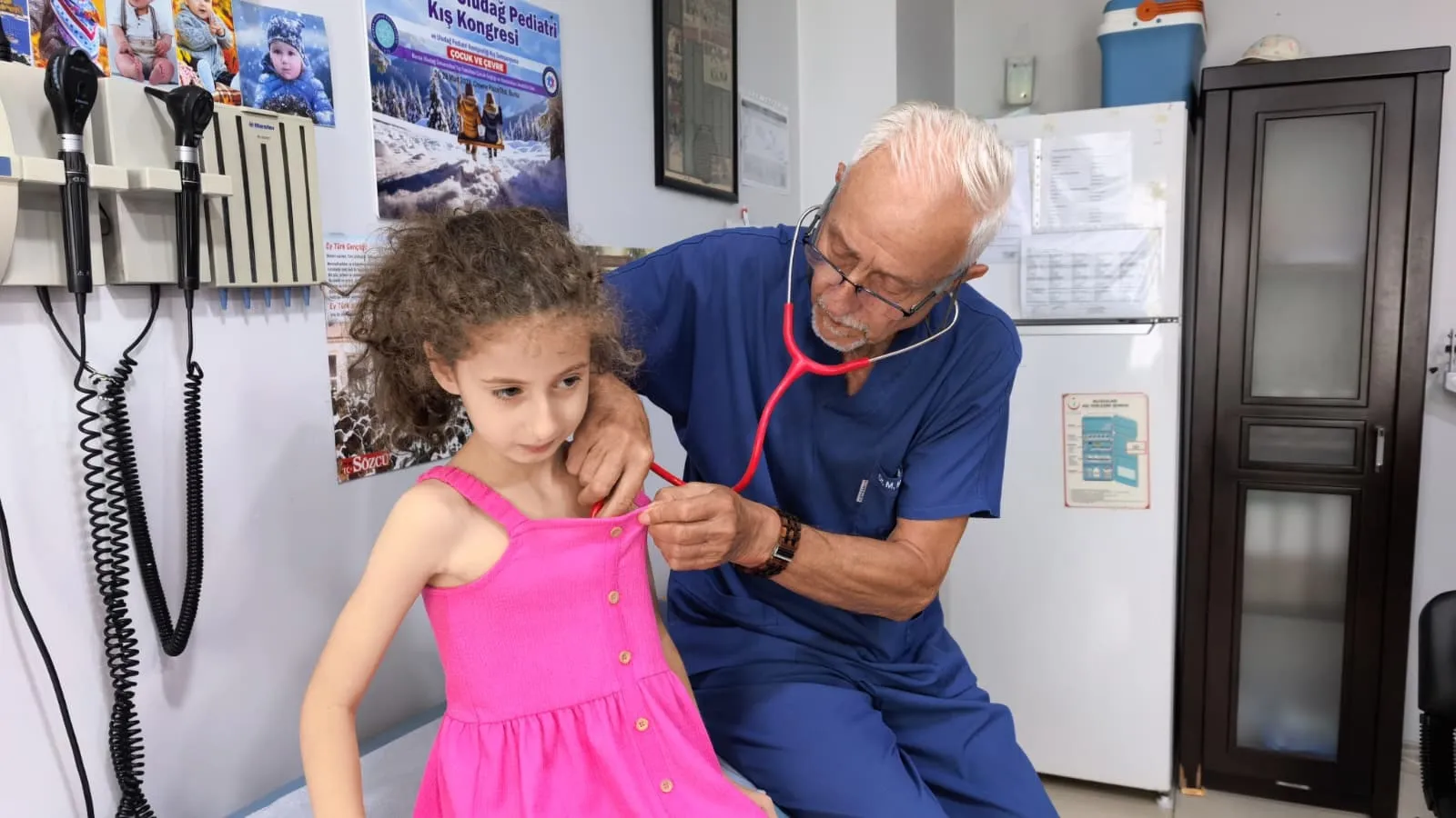 Stetoskopu bıraktı pistlere koştu: 80 yaşındaki doktorun 100 madalyalık büyük hayali