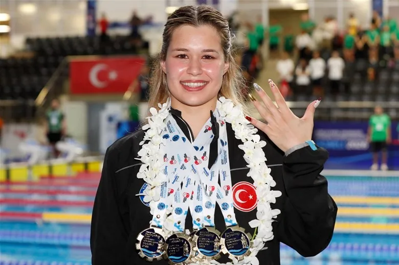 Havuzda Tarihi Zafer: Defne Kurt Avrupa Şampiyonası'na Damgasını Vurdu