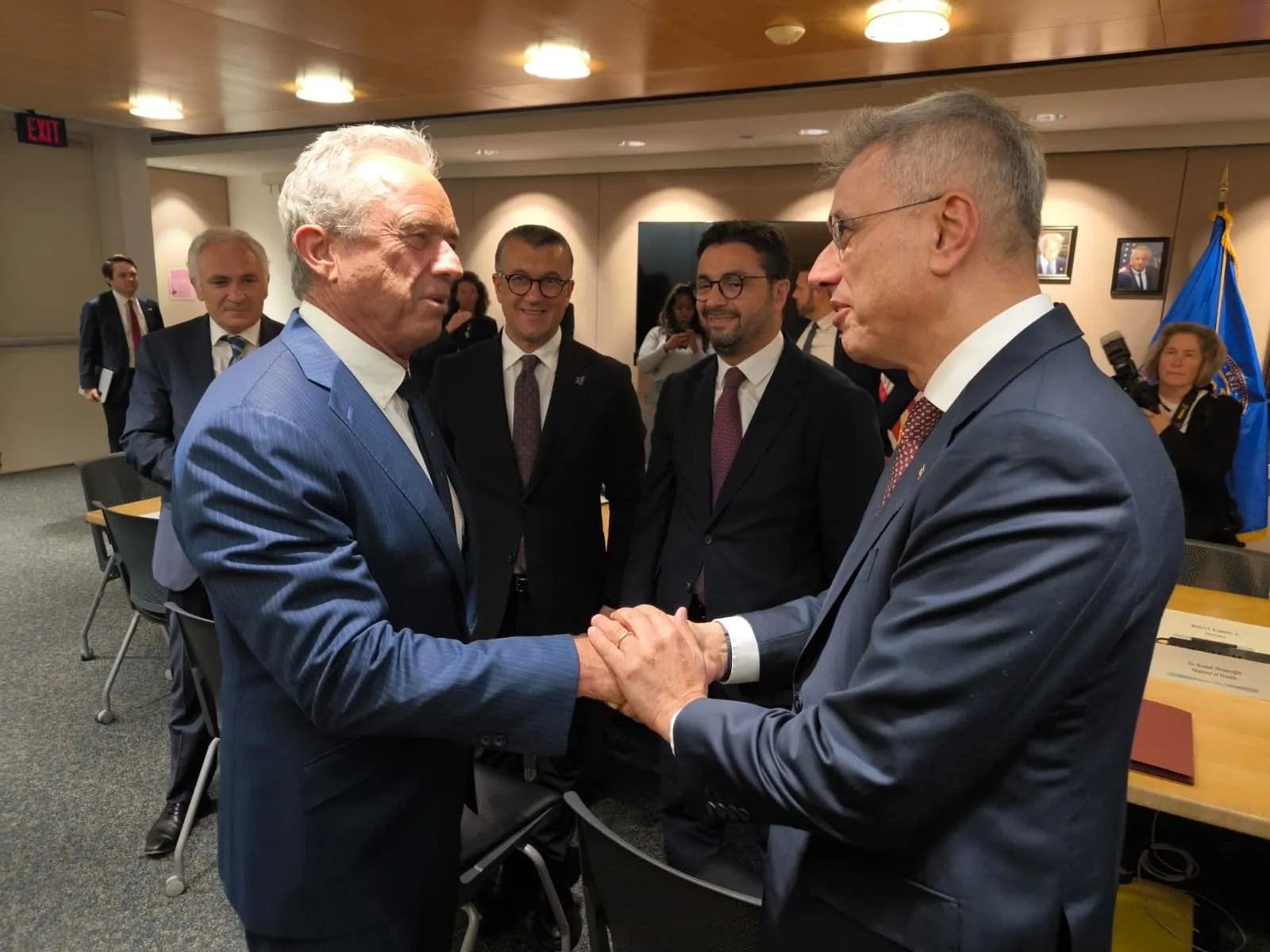 Washington'da kritik sağlık zirvesi: Memişoğlu ve Kennedy masaya oturdu