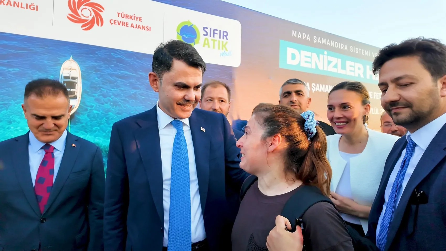 Muğla'da beklenmedik karşılaşma: Bakan Kurum'a depremzededen duygusal teşekkür