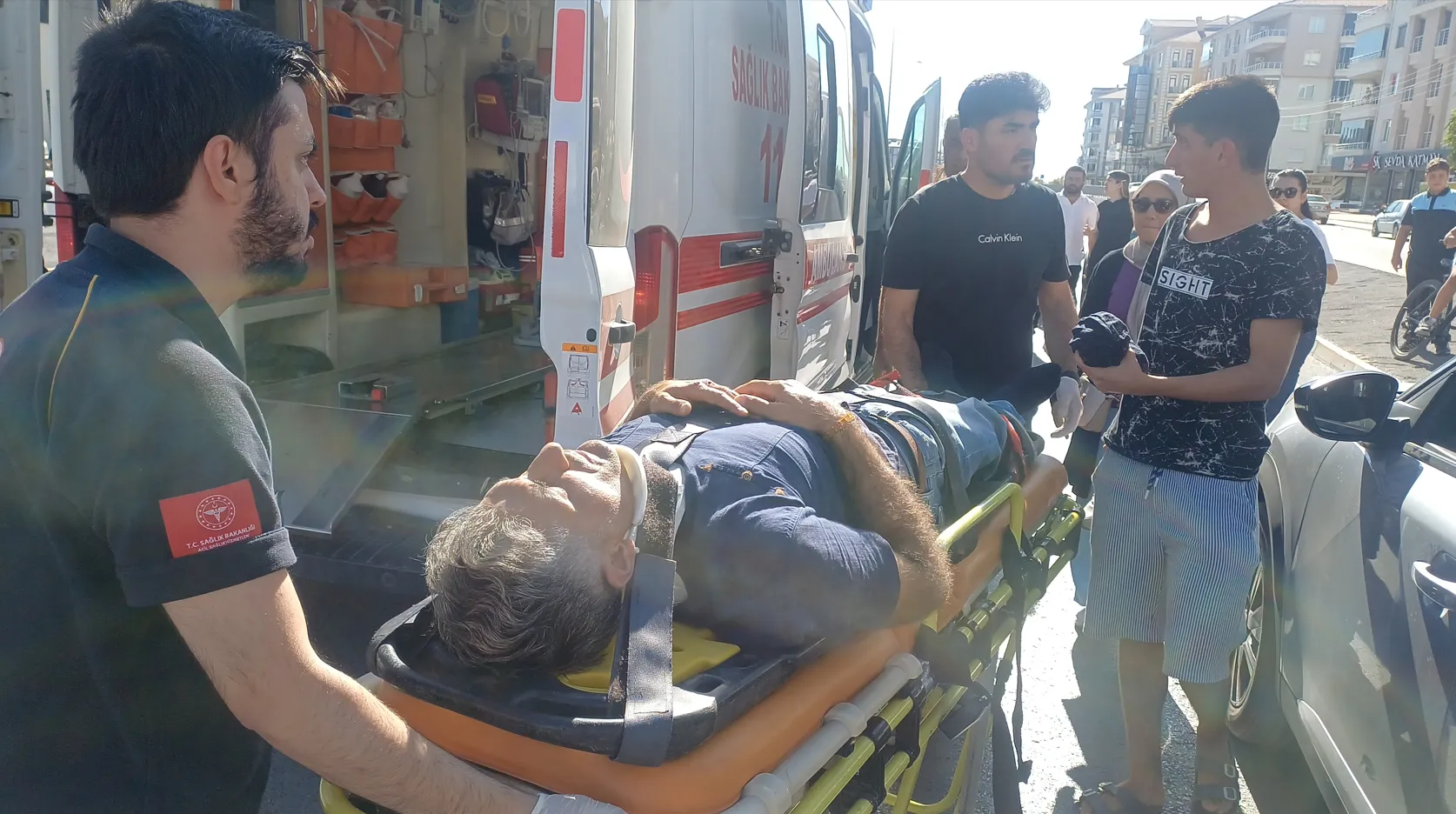 Aksaray'da acı kaza: Yeni tayin olan polis memuru ve eşine otomobil çarptı