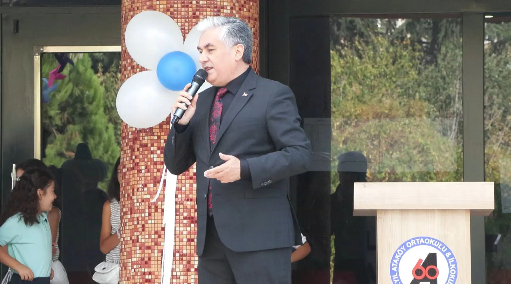 İstanbul'da okul zili bu kez minikler için çaldı: Milyonlarca öğrenci için yeni dönem heyecanı başladı