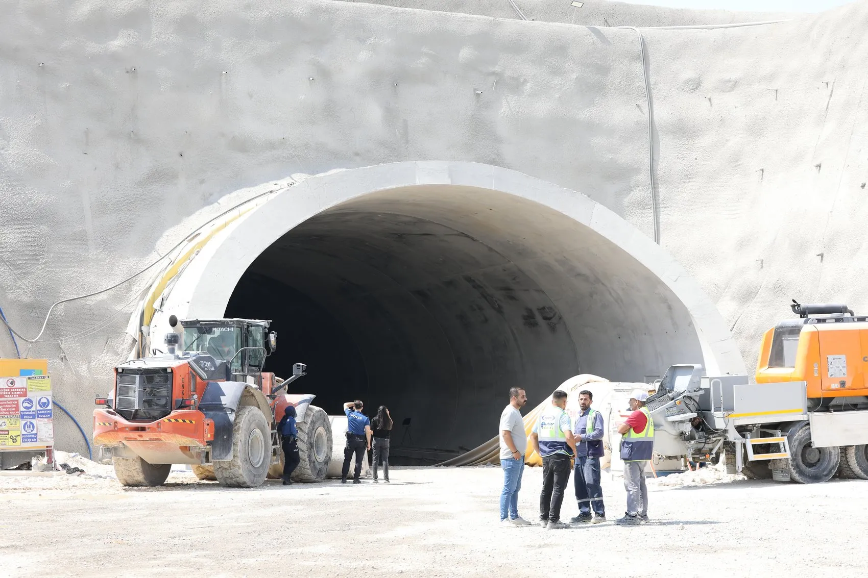 Gaziantep'te tünel inşaatında korkunç kaza: Demirlerin esnemesi can aldı