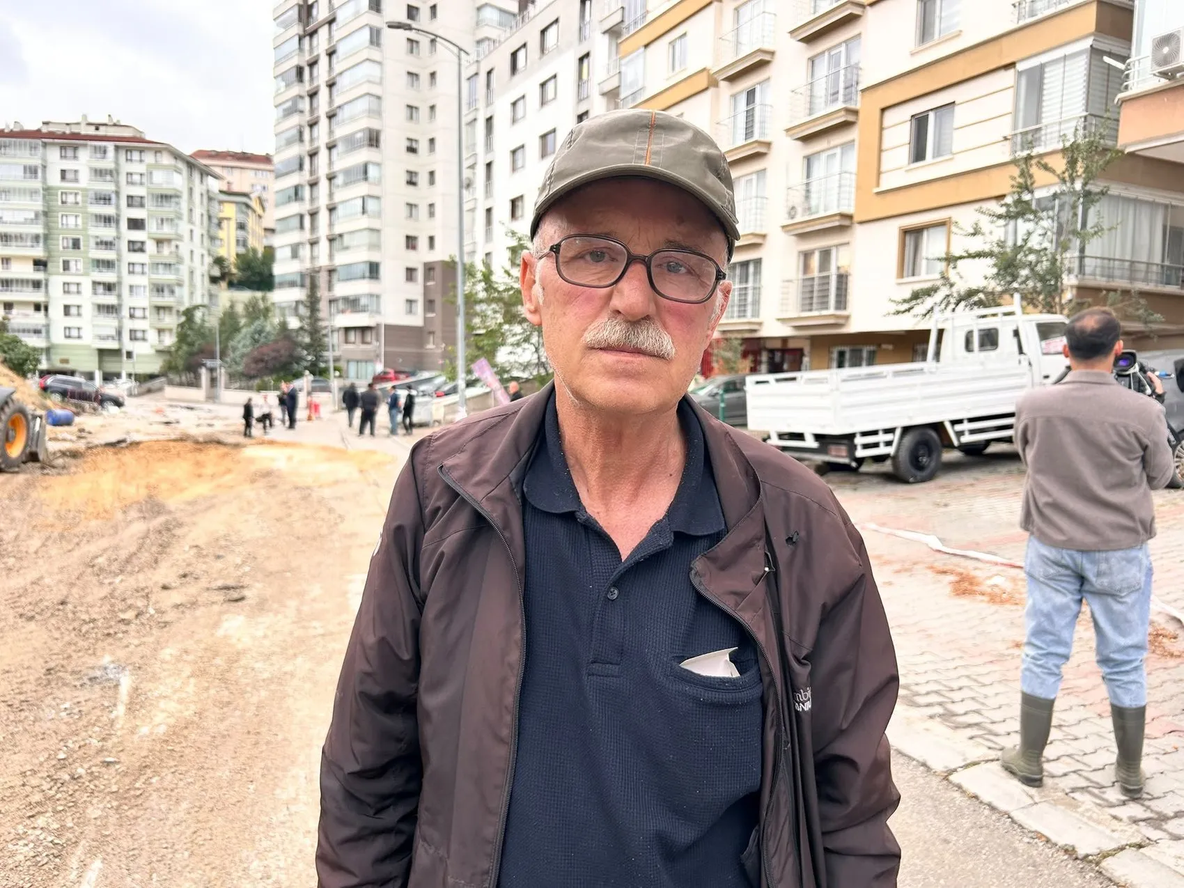 Başkentte sağanak kabusu: Altyapı çalışması yarım kalınca 20 araç çukura gömüldü