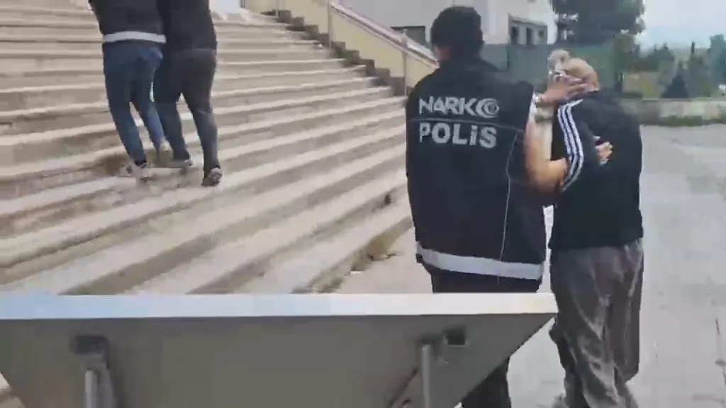 Sakarya'da zehir tacirlerine ağır darbe: Sokaklar Güvende operasyonunda iki tutuklama