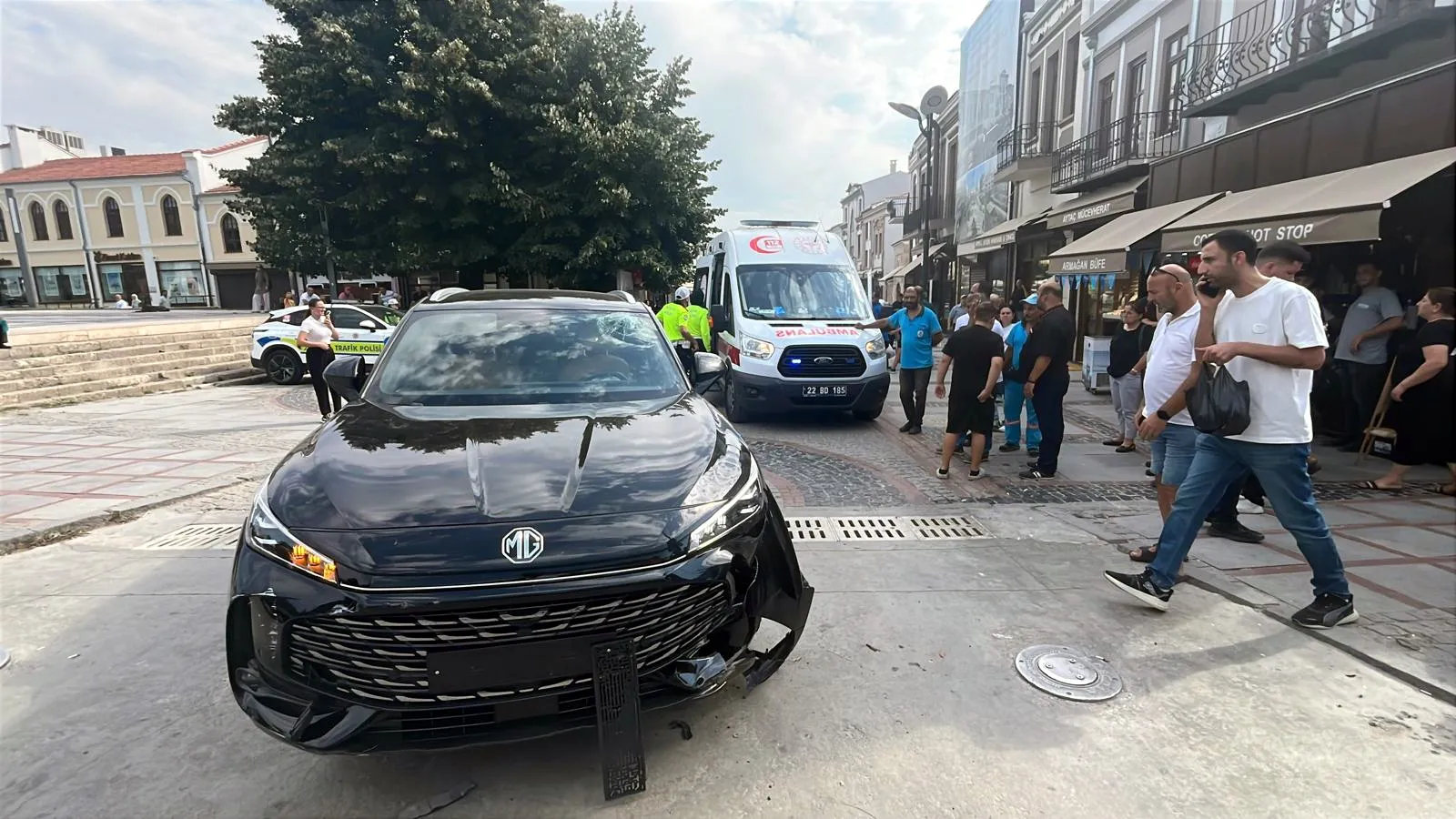 Edirne'de şaşkına çeviren kaza: Alkometreyi üflemek yerine içine çekti
