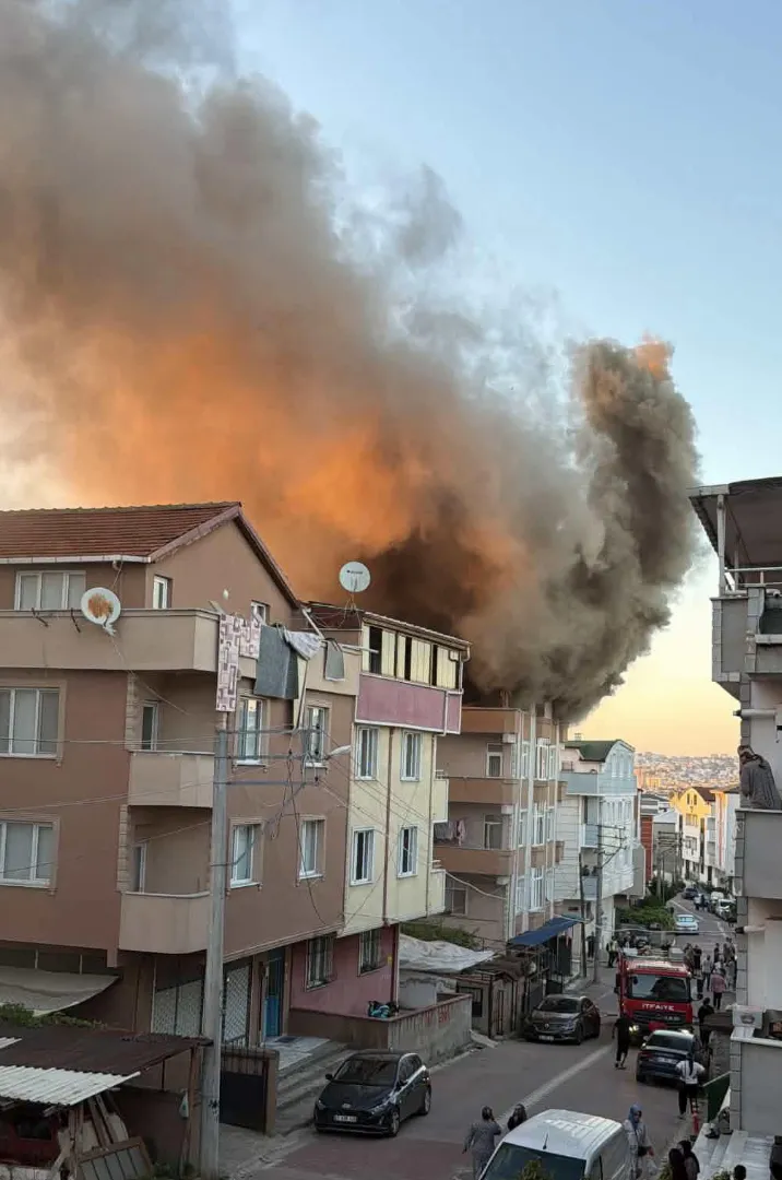 Darıca'da korku dolu anlar: Alevler gökyüzünü aydınlattı