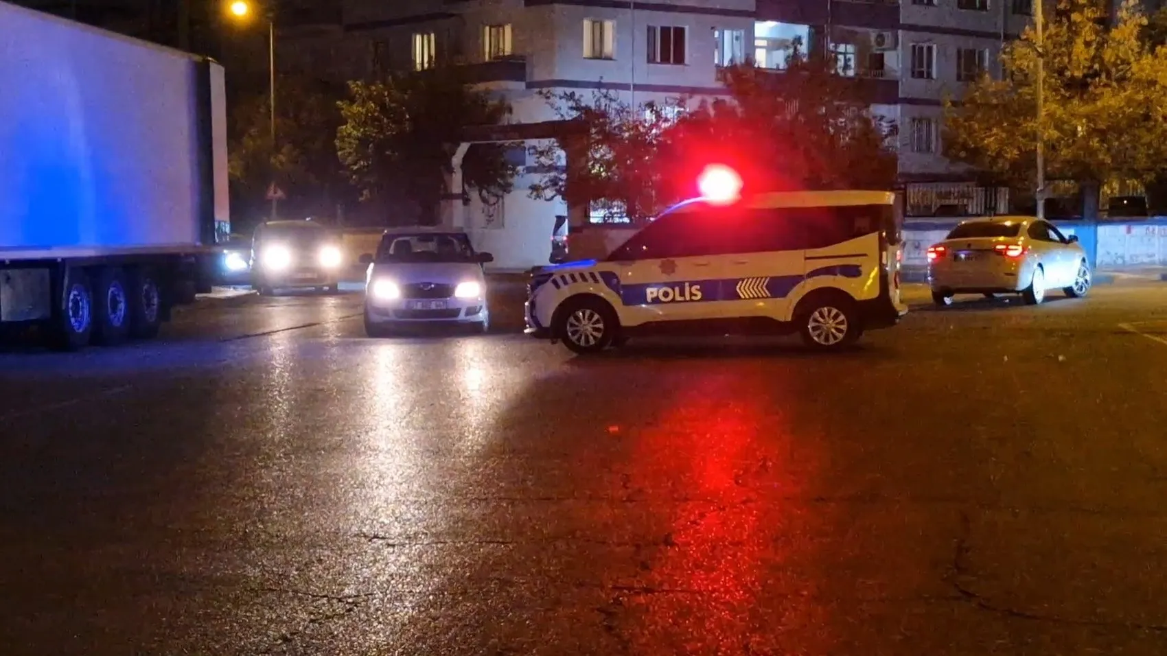 Diyarbakır'da oyun salonuna dehşet saçan baskın: Üç kişi yaralandı