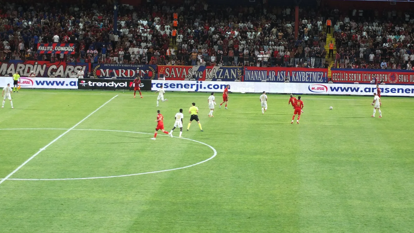 Mardin 21 Kasım Stadyumu'nda hüzünlü gece: Kayserispor tek golle güldü
