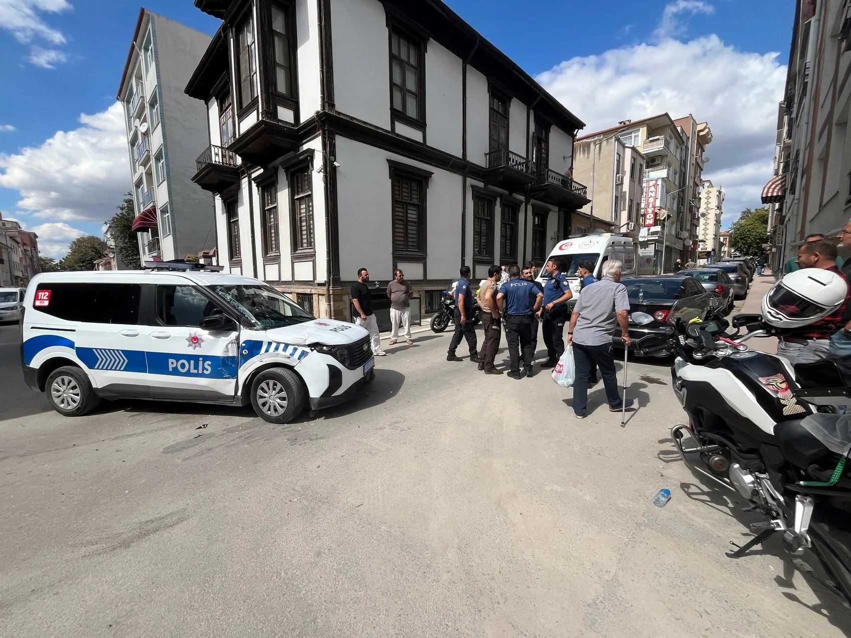 Edirne'de korkutan çarpışma: Güvenlik kamerası o anları saniye saniye kaydetti