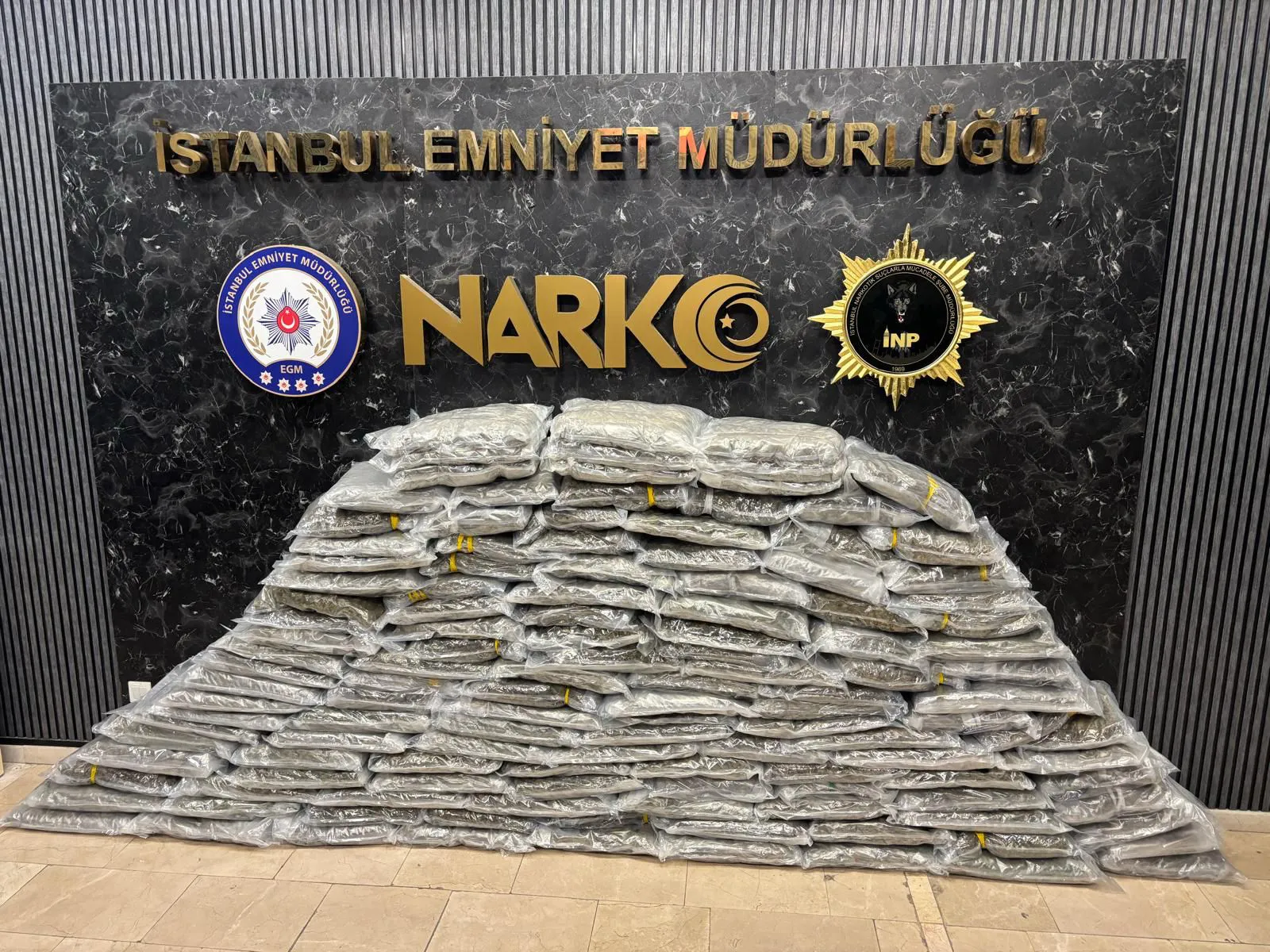 Esenyurt'ta Narkotik Baskını: Tonlarca Değil Ama Yüklü Miktarda Zehir Yakalandı