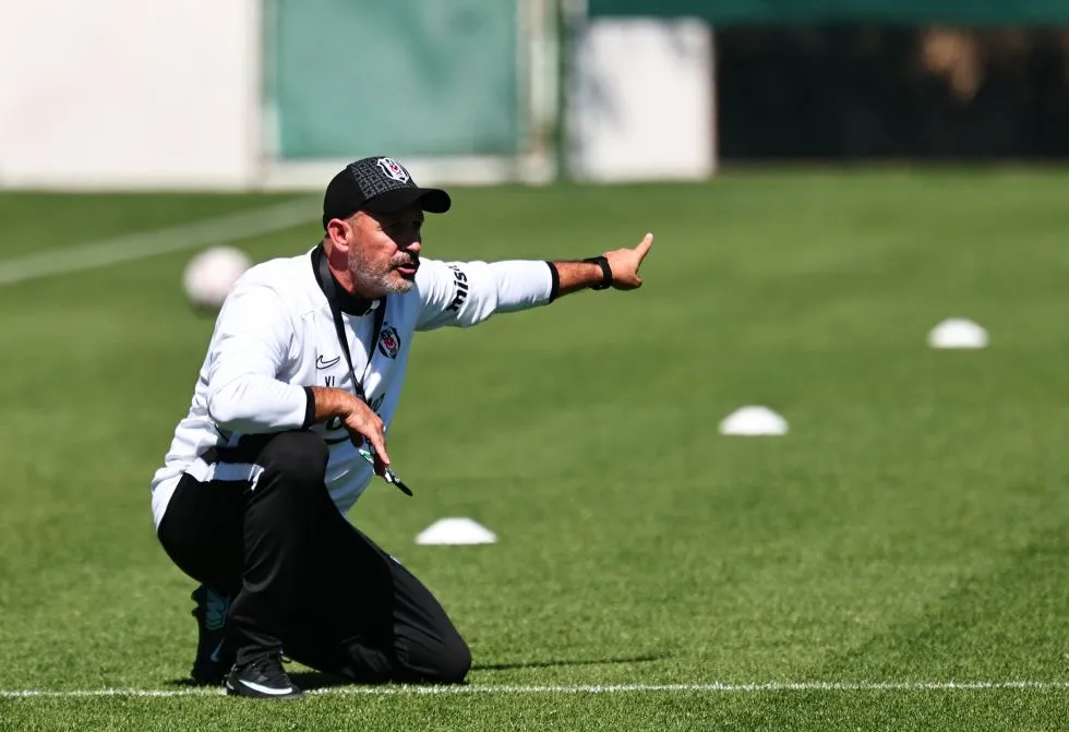 Beşiktaş'ta hedef Erzurumspor galibiyeti: Italiano'nun öğrencileri sahaya iniyor