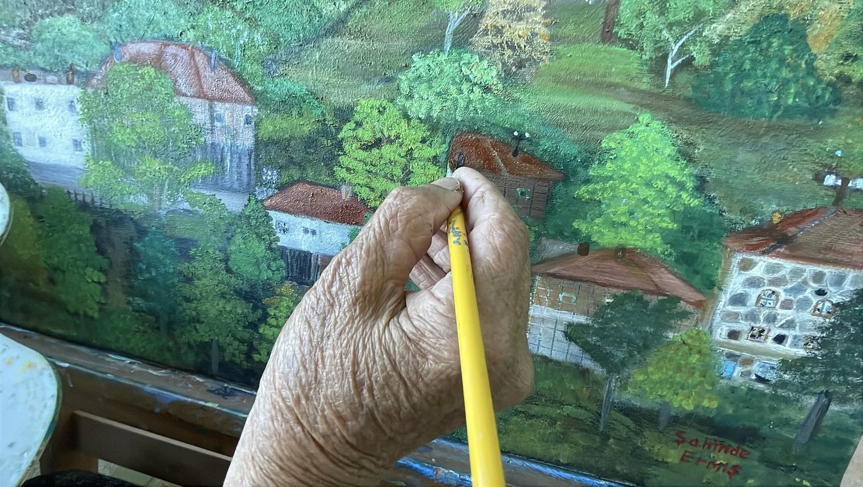 81 yaşında tuvalin başına geçti: Bob Ross'tan ilham aldı, şimdi ikinci sergisi için gün sayıyor