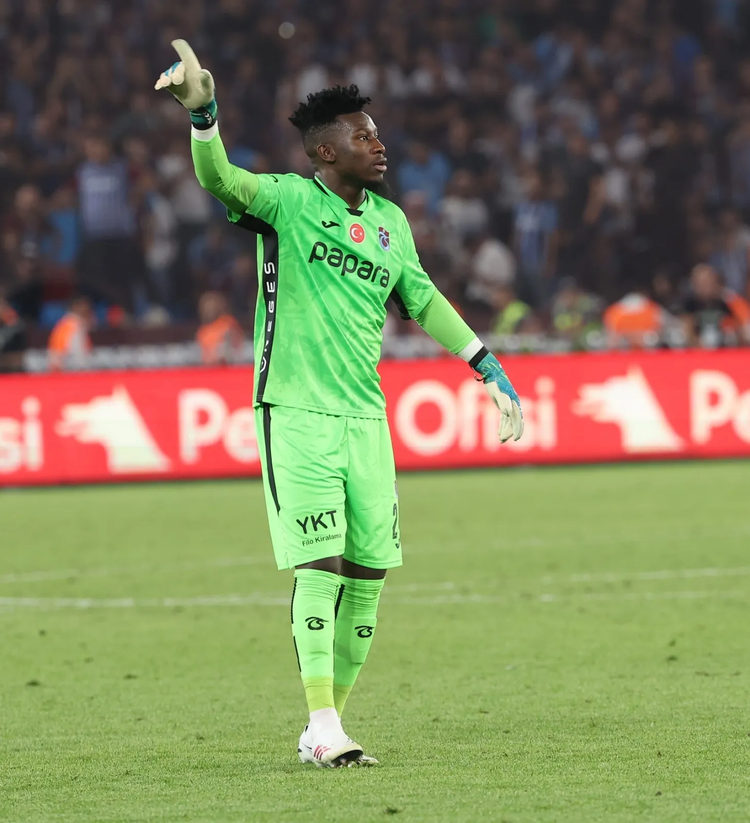 Trabzonspor'un kalesinde devleşen isim: Andre Onana sadece kurtarmıyor, oyunu da kuruyor