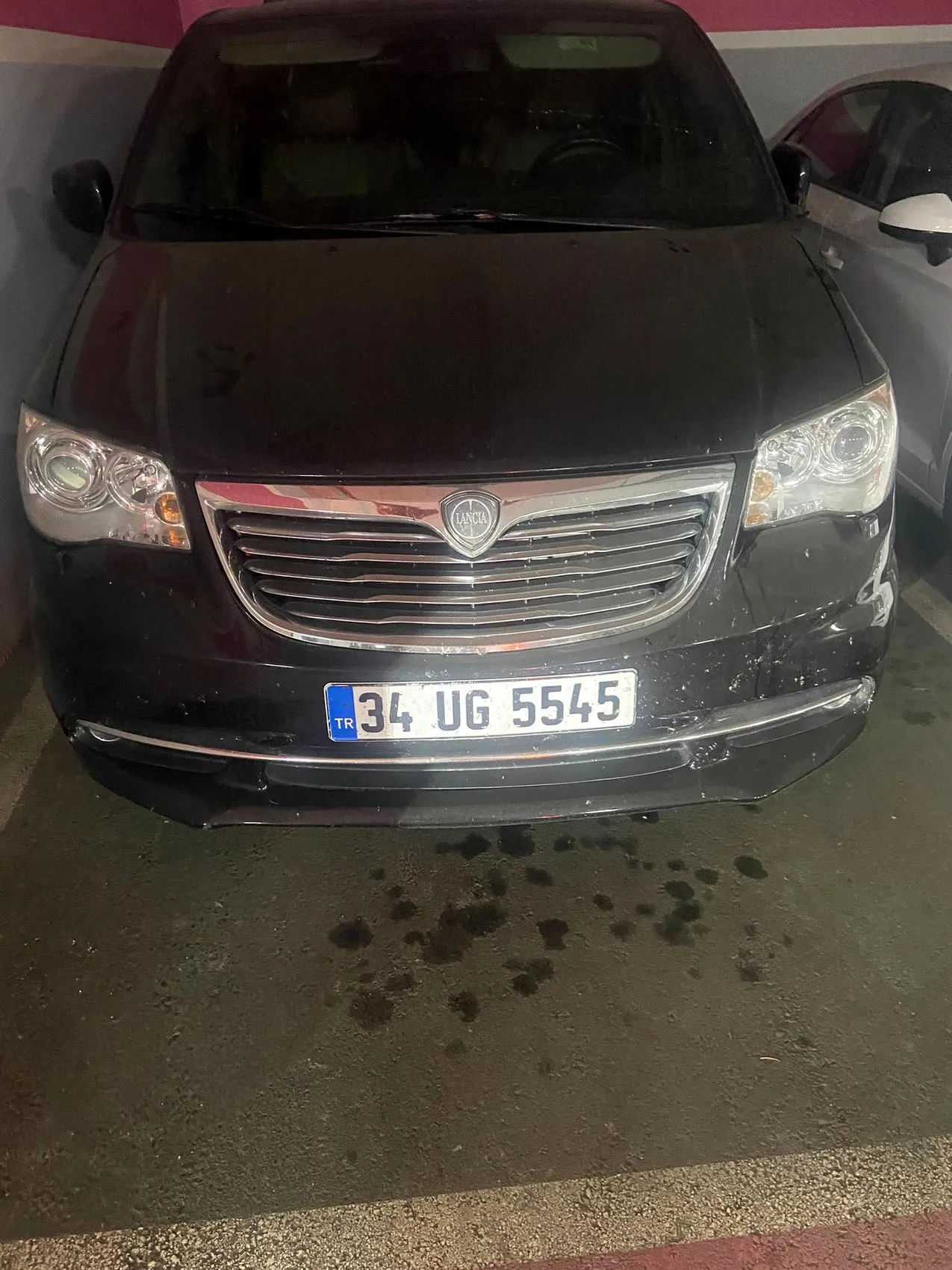 Otoparktaki lüks araçlardan servet çıktı: Vanlı Kara Haydar operasyonunda devasa el koyma