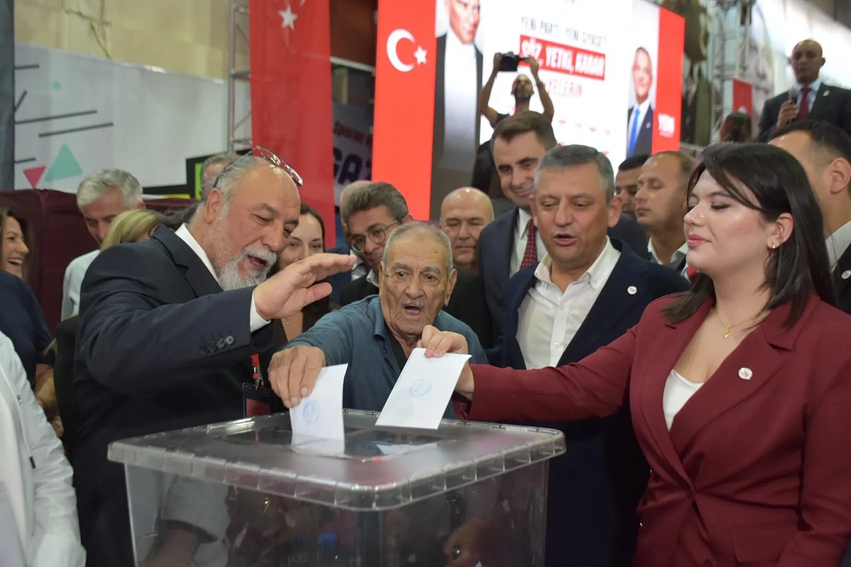 Özgür Özel'den koltuk resti: Başarısız olursam o gün bırakırım