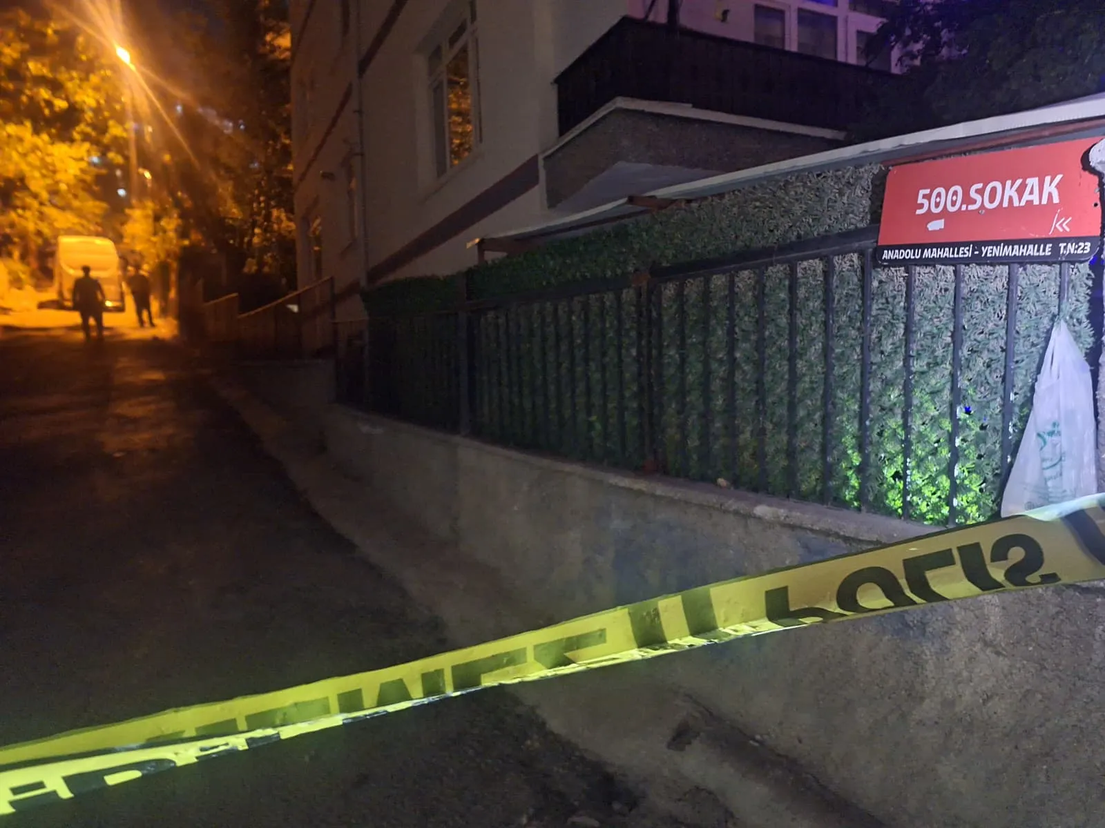 Yenimahalle'de dehşet gecesi: Bir daireden yükselen silah sesleri üç can aldı