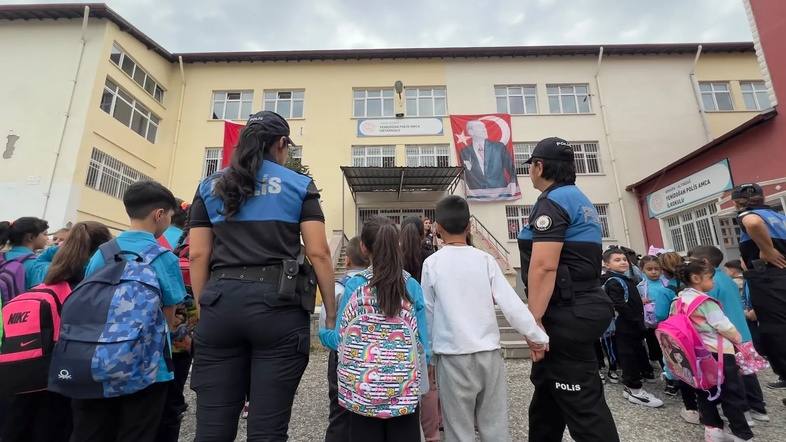 Başkentte eğitim mesaisi: Emniyetten öğrencilere tam koruma kalkanı