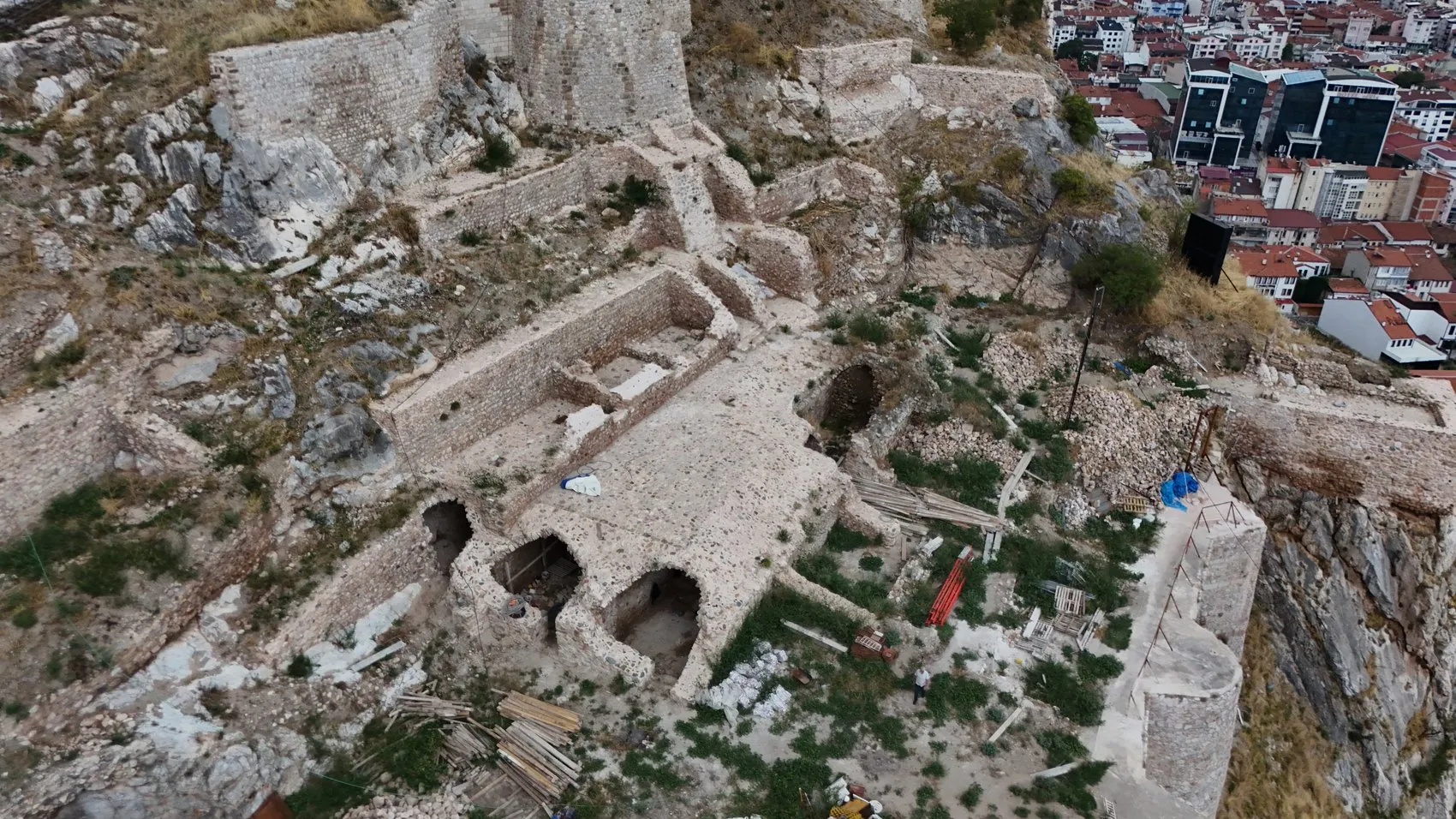 Kazıklı Voyvoda'nın hapsedildiği zindan gün yüzüne çıktı: Tokat Kalesi'nde tarih yeniden yazılıyor