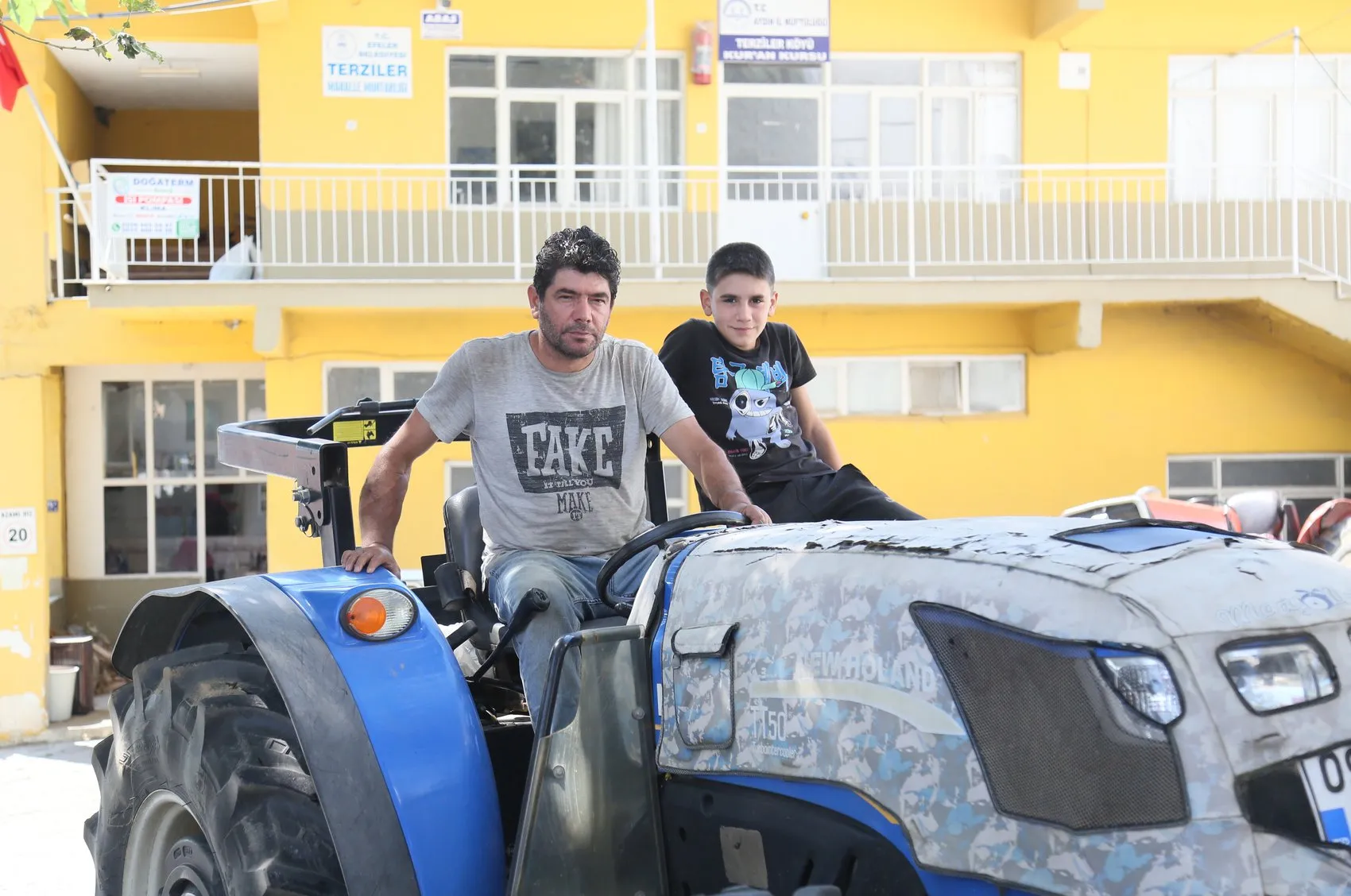 Traktör sürmek serbest otomobil yasak: Türkiye'nin ilk çift kol nakillisi Cihan Topal'ın ehliyet isyanı