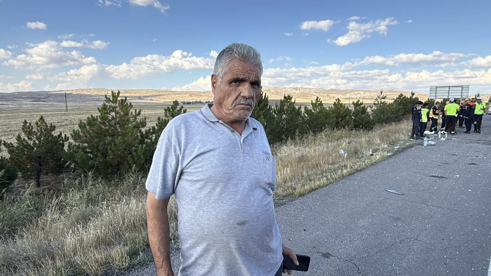 Sivas-Kayseri yolunda dehşet anları: Otomobil TIR'a çarptı, 6 kişi hastanelik oldu