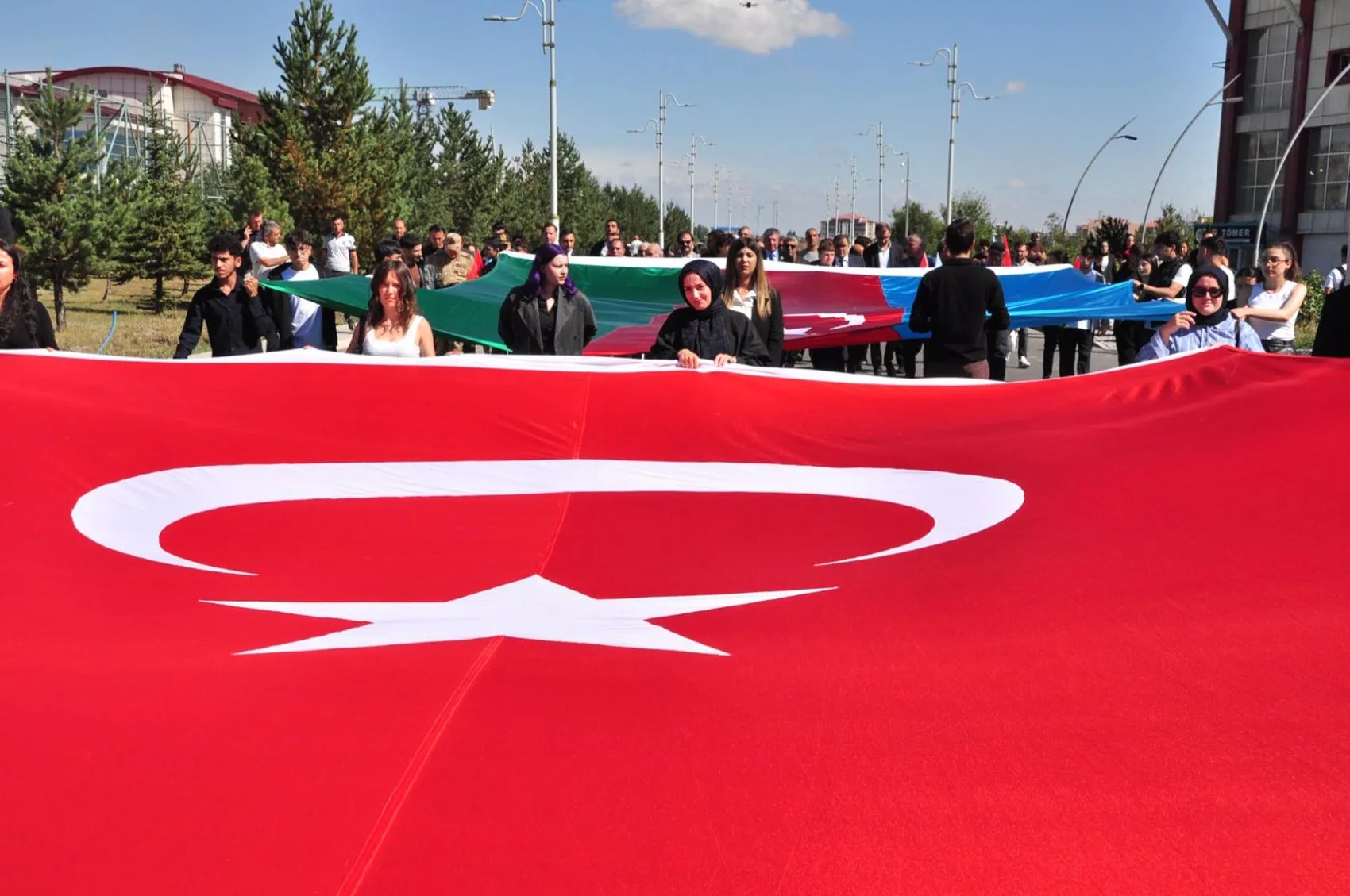 Kars'ta Karabağ'ın özgürlük mücadelesi anıldı: İki devlet tek yürek oldu