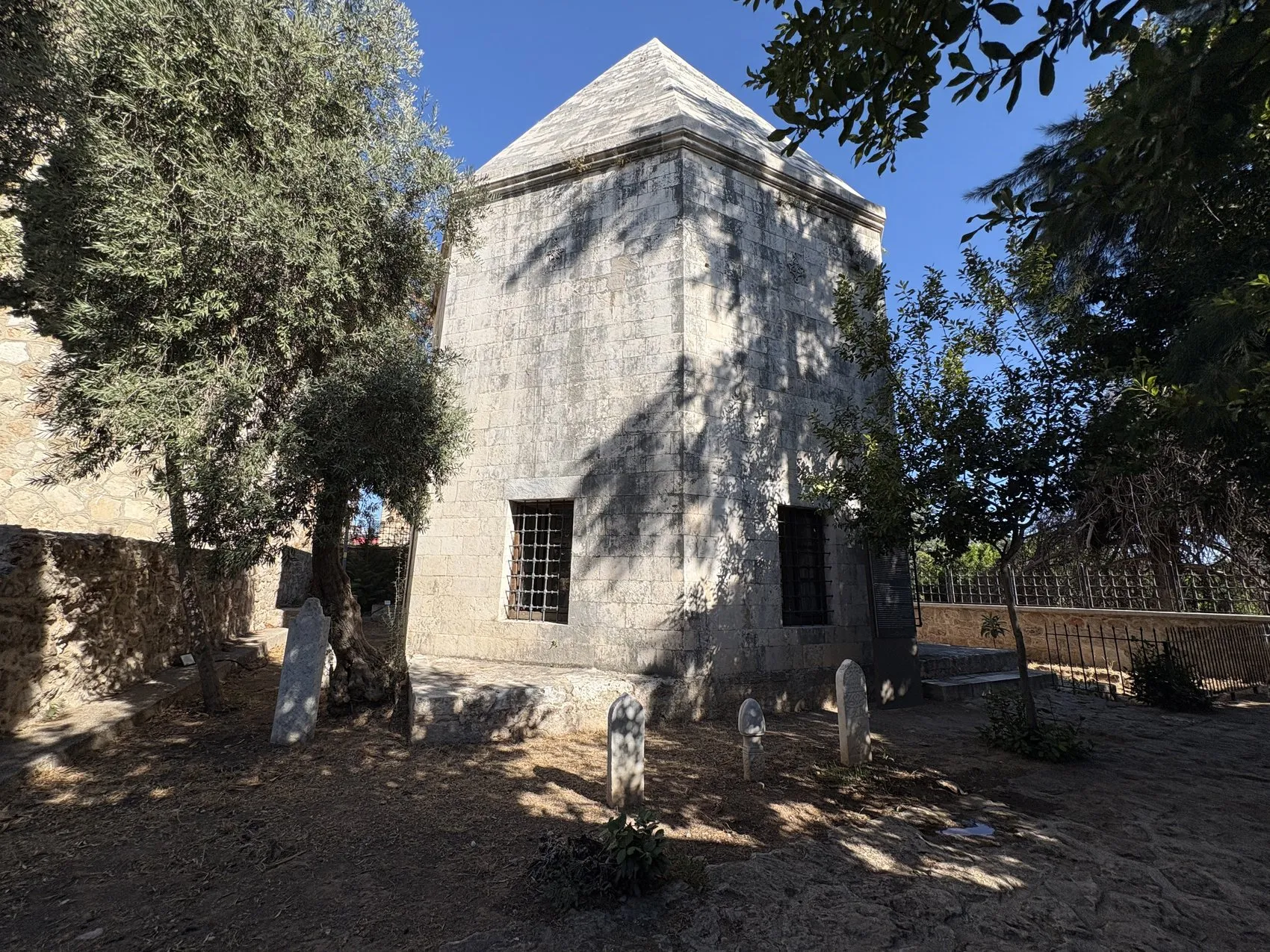 Antalya'nın kalbinde 649 yıllık efsane: Liman zincirlerini kıran beyin mirası