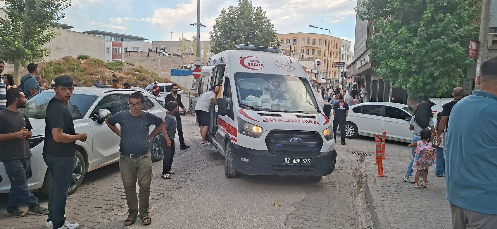 Sokak ortasında şiddete dur demek isterken kanlar içinde kaldı