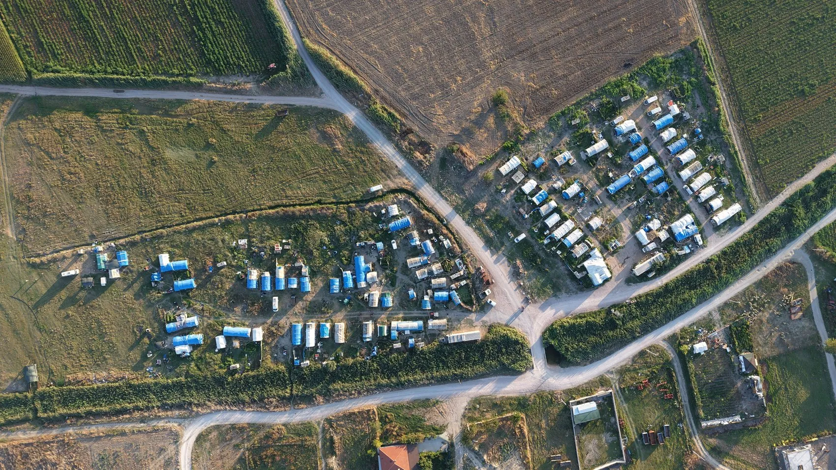 Karacabey Ovası'nda zorlu yaşam: Tarlada ter döken çocukların hayali insanca bir yaşam