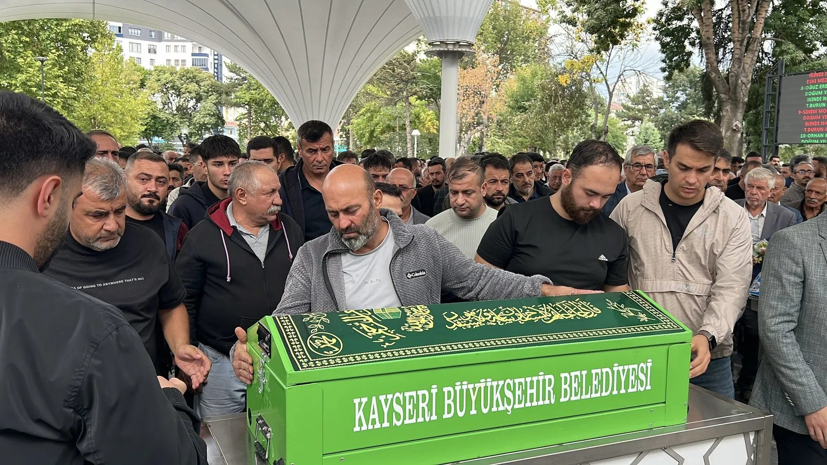 Kayseri'de yürek yakan veda: Babasının kucağında hayata veda etti