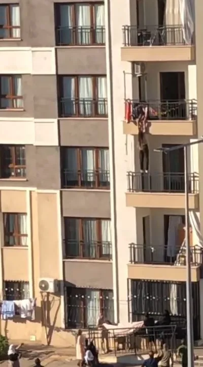 Diyarbakır'da nefes kesen kurtarma: Ölümün kıyısındaki çocuğu elleriyle yakaladı