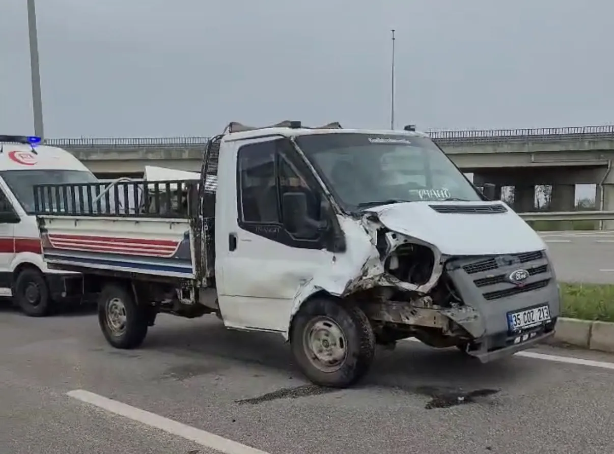 Samsun'da sabah trafiğinde korkutan kaza: Havalimanı kavşağında iki araç birbirine girdi